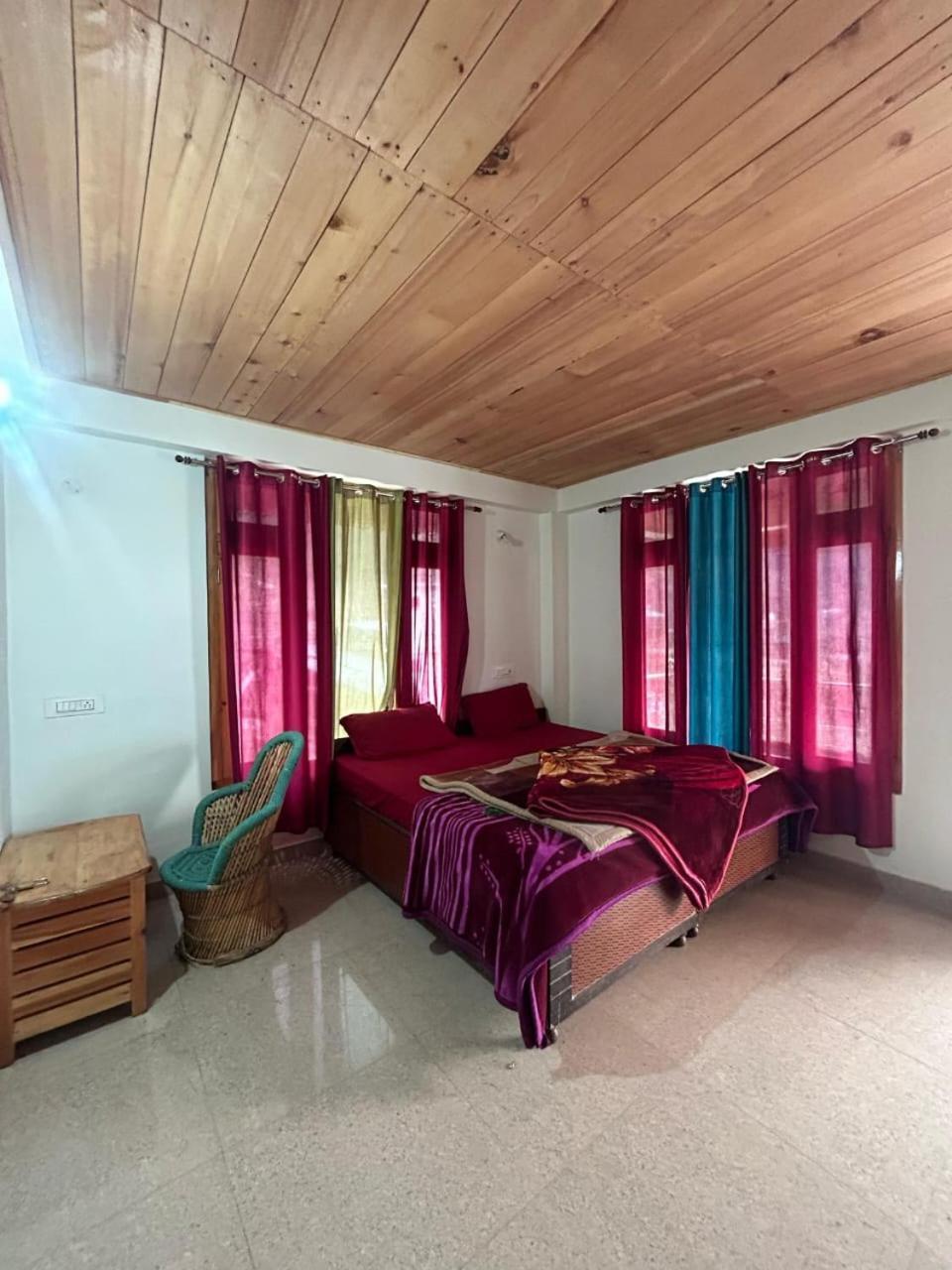 New Brahma Cafe Guest House Kalgha Экстерьер фото