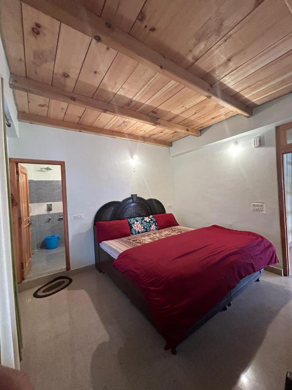 New Brahma Cafe Guest House Kalgha Номер фото